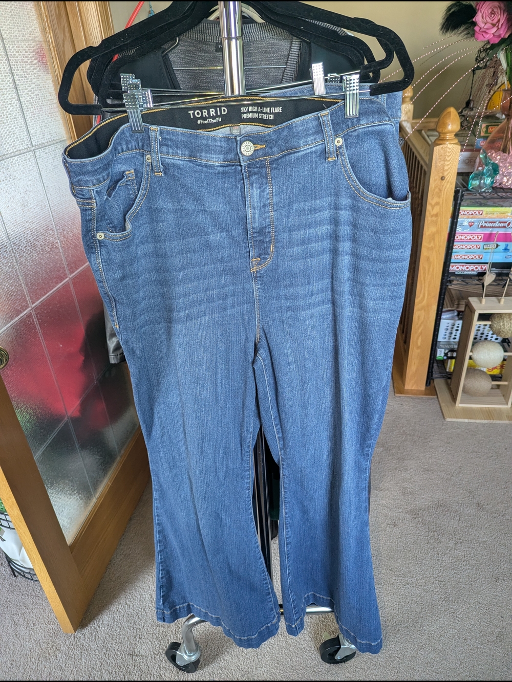 ❤️Torrid Classic Sky High Aline Flare Jeans 22R - Picture 2 of 7